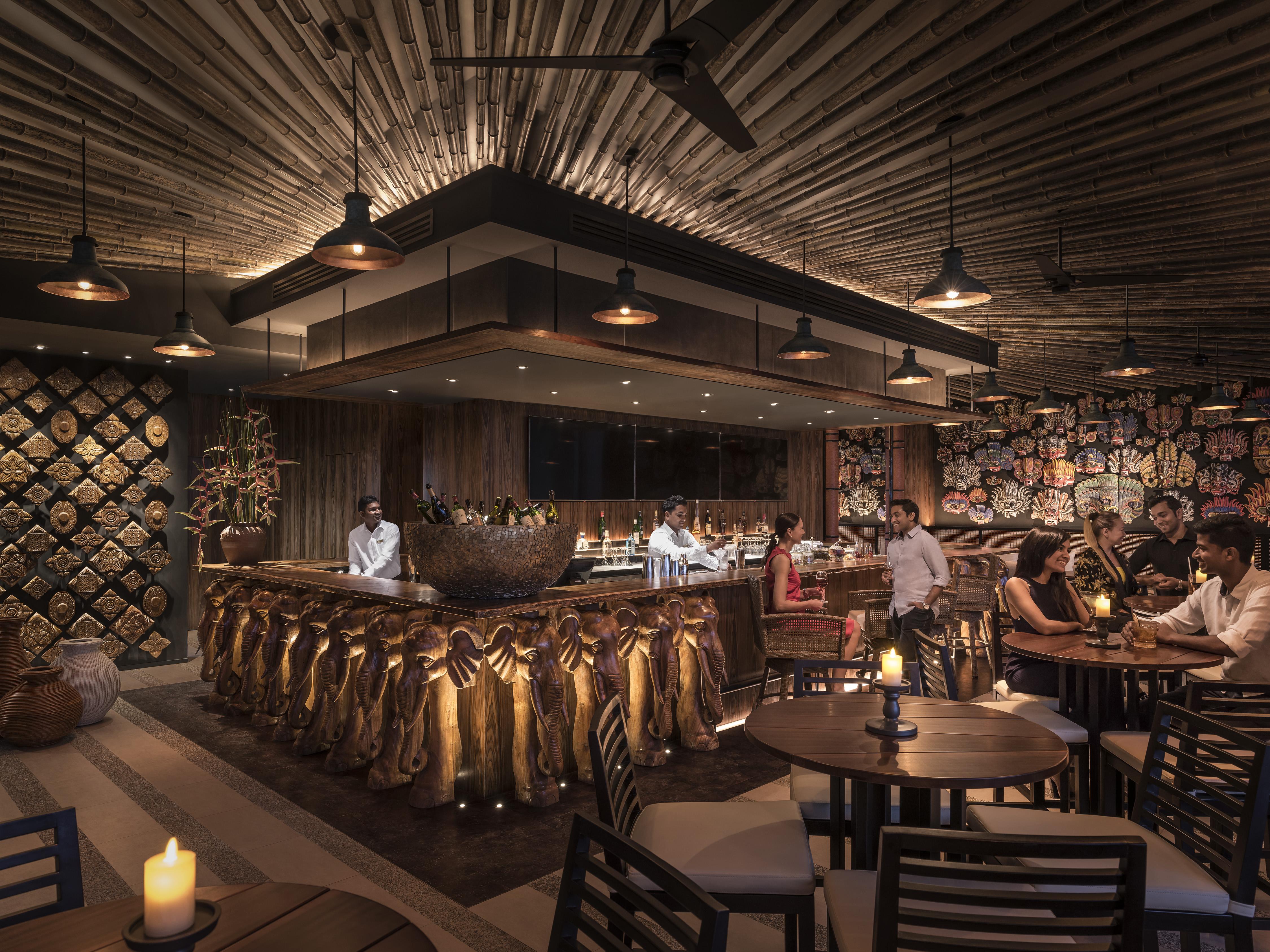 Shangri-La โคลอมโบ ภายนอก รูปภาพ The bar at the restaurant