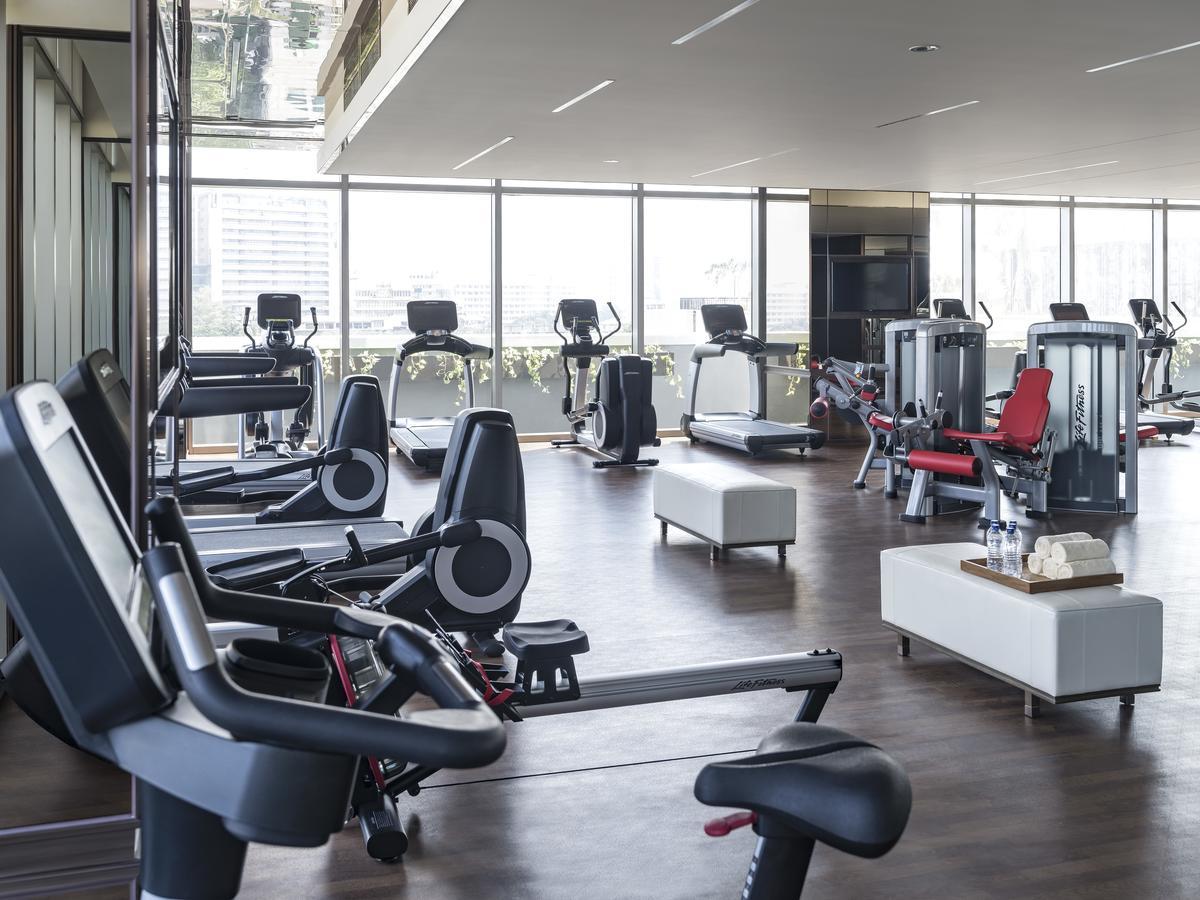Shangri-La โคลอมโบ ภายนอก รูปภาพ The gym at the Mandarin Oriental, Bangkok