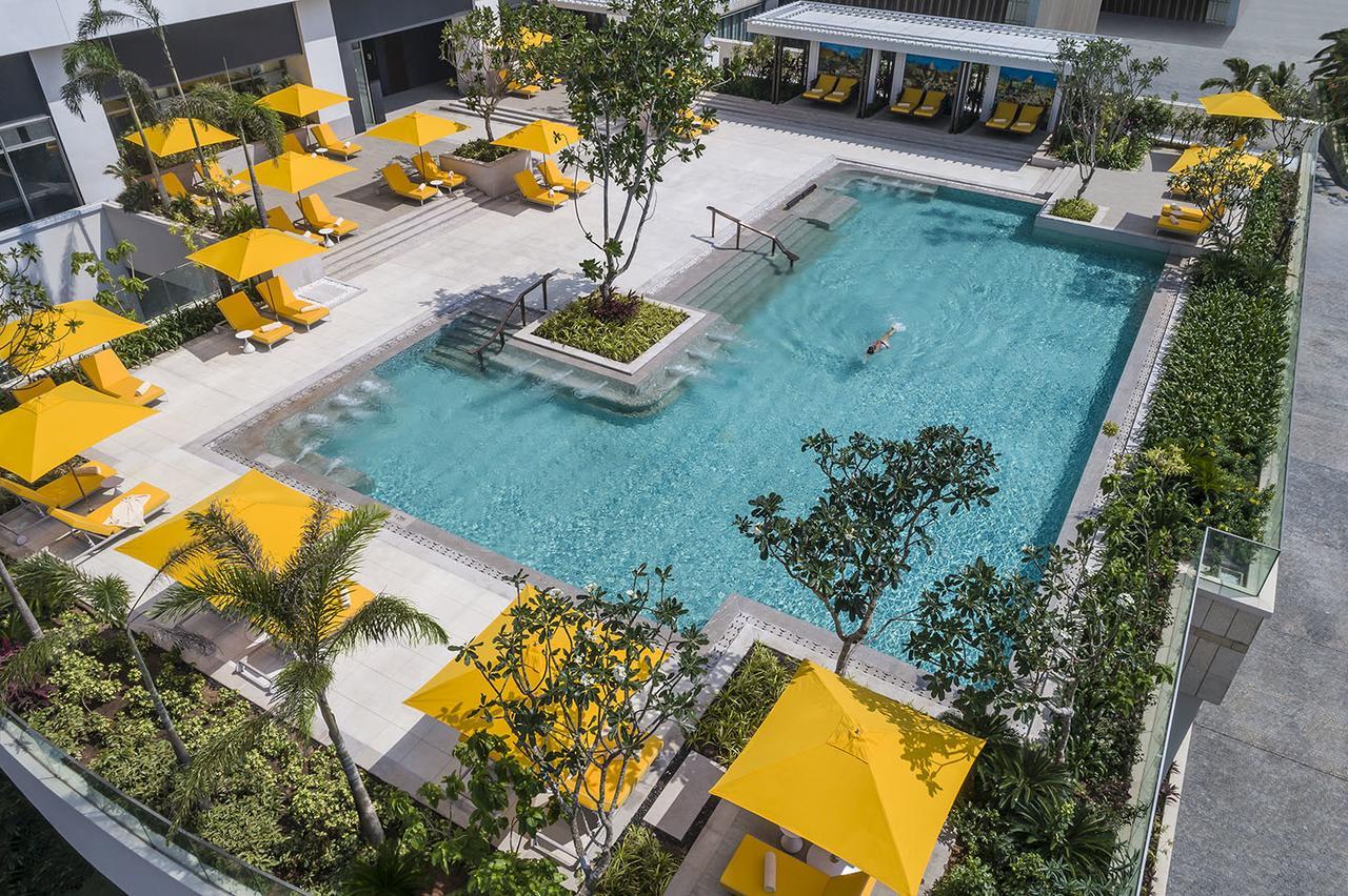 Shangri-La โคลอมโบ ภายนอก รูปภาพ The swimming pool at the hotel